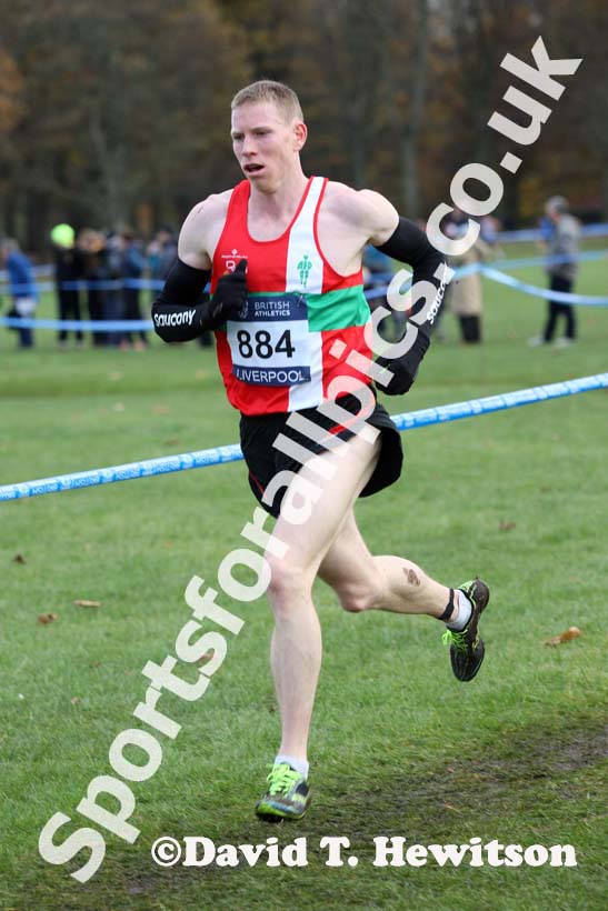 Andy Vernon leads the senior mens Liverpool Cross Challenge. David T. Hewitson/Sports for All Pics